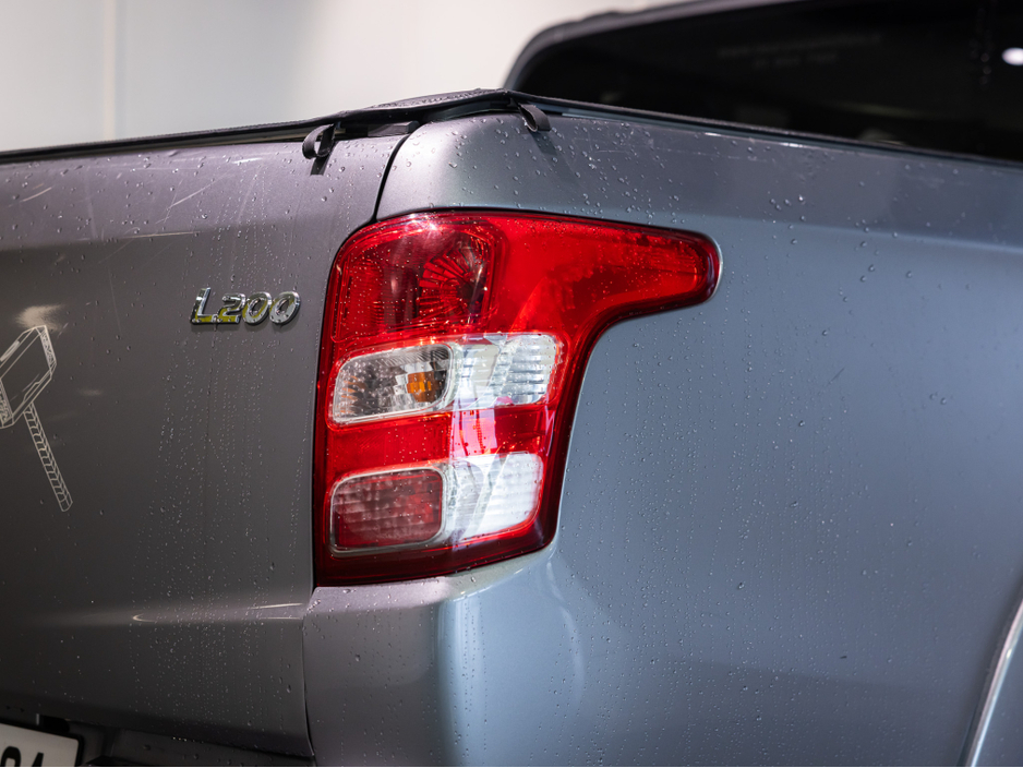 2019 Mitsubishi L200 SUPERCHARGER 17MY INTENSE 6MT CREWC 2.5 DID CR 4WORK CREWCAB 4DR €19,500