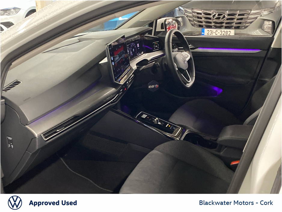 2025 Volkswagen Golf - image 22