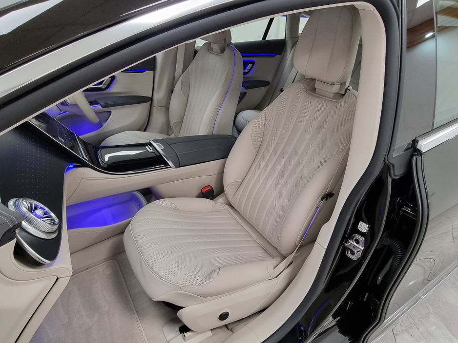 2022 Mercedes-Benz EQS - image 18