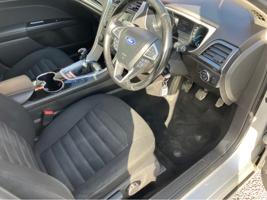 2016 Ford Mondeo - image 6