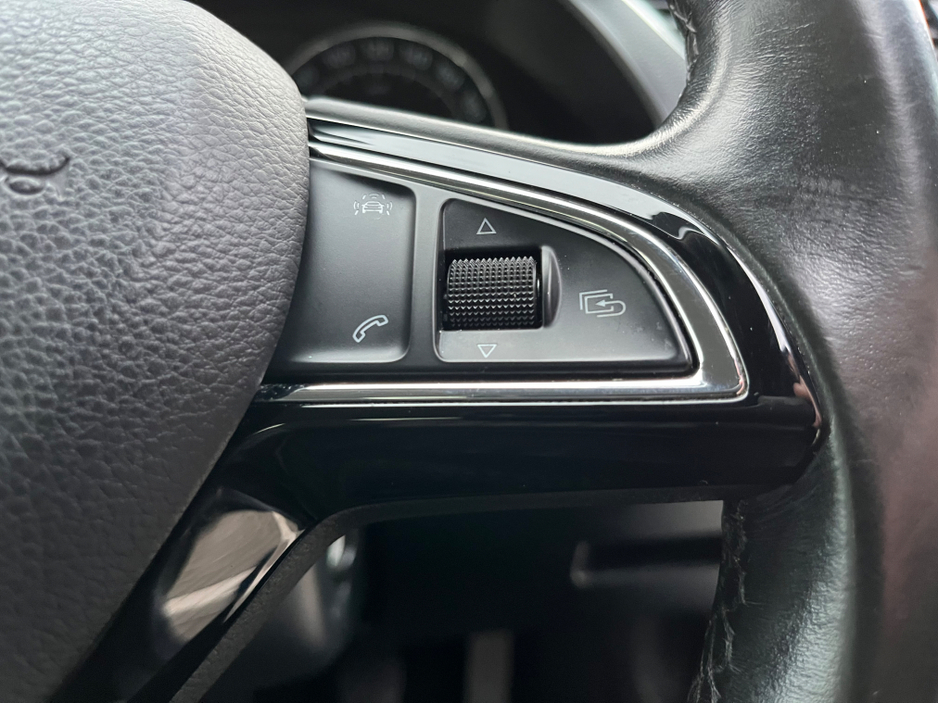 2016 Skoda Superb - image 26