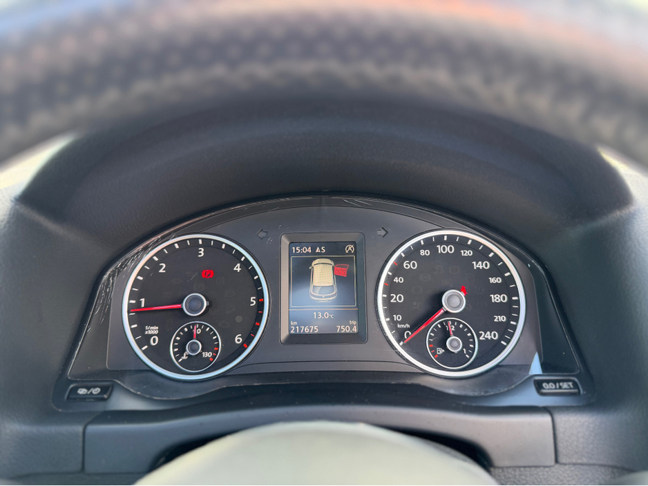 2016 Volkswagen Tiguan - image 21