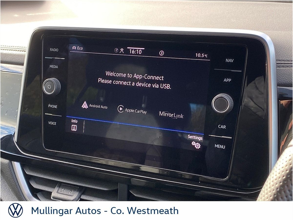 2023 Volkswagen T-Roc 2.0 TDI 116HP R-Line €32,450