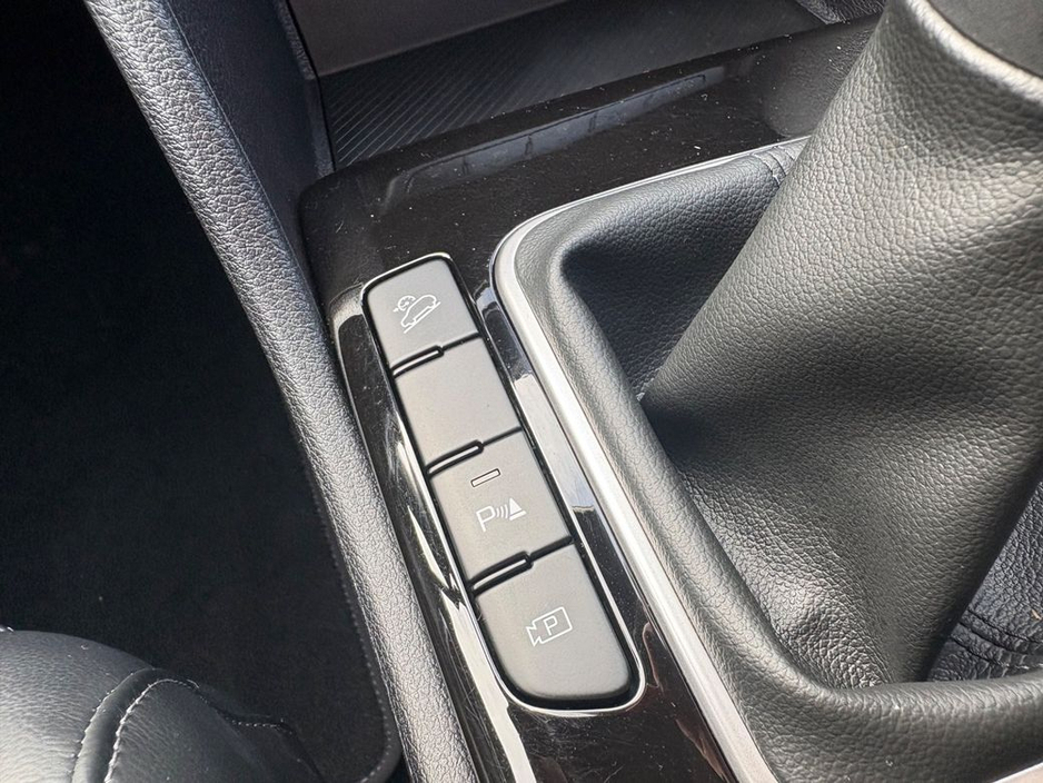 2024 Kia Sportage - image 3