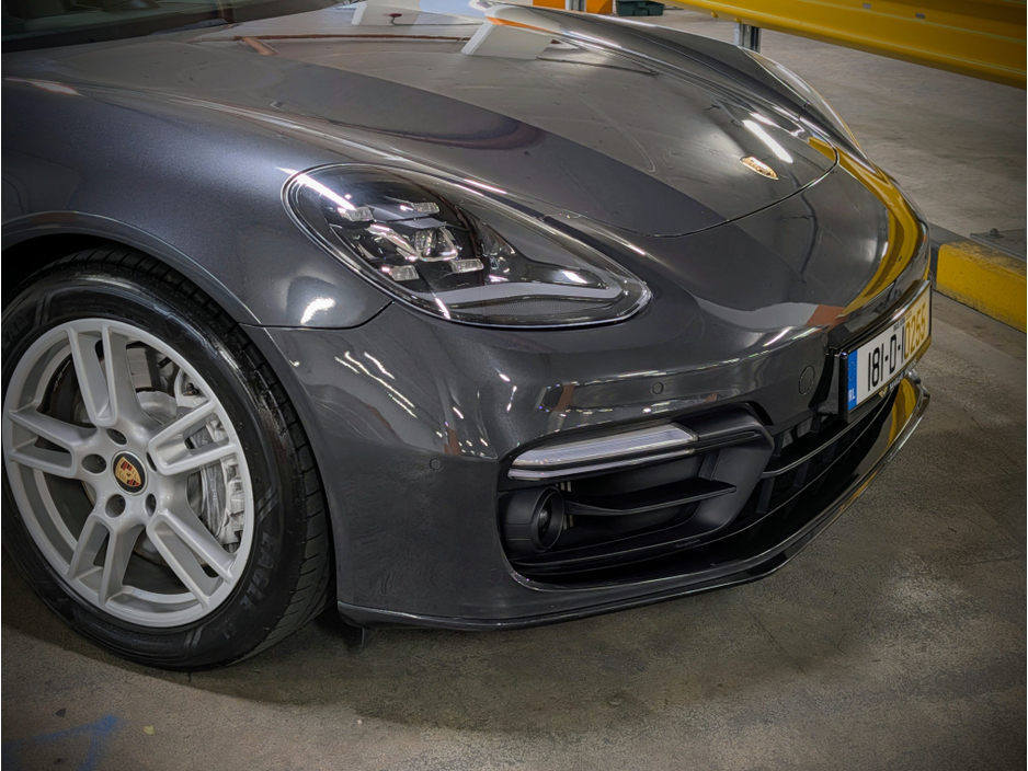 2018 Porsche Panamera - image 5