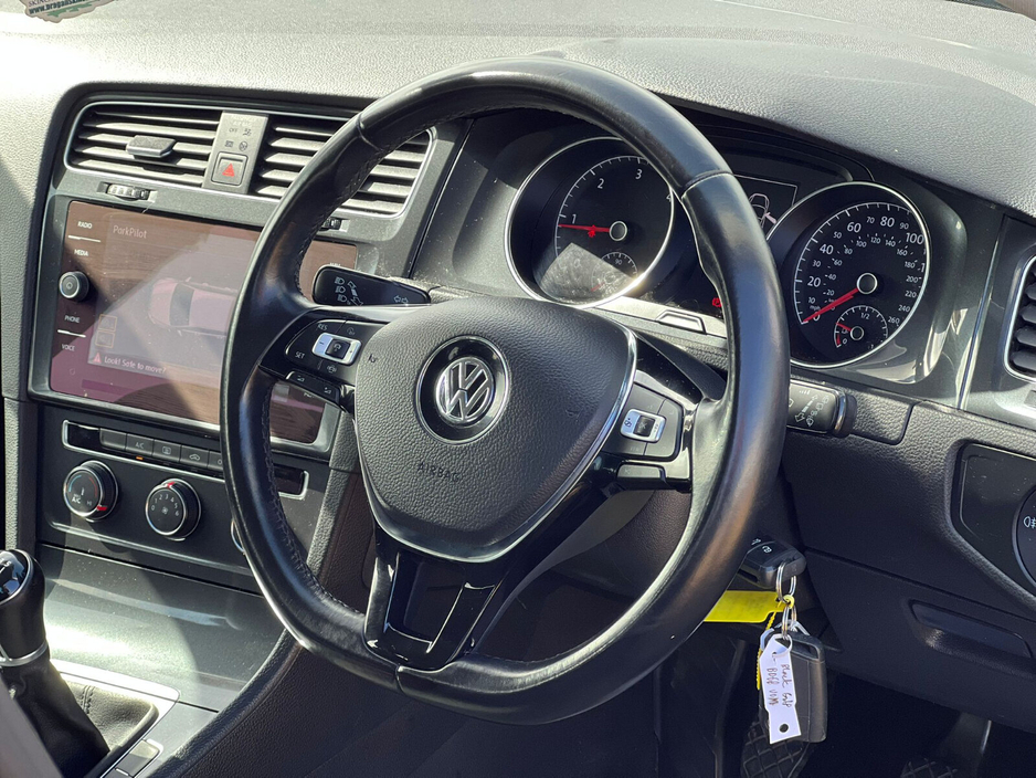 2018 Volkswagen Golf - image 6
