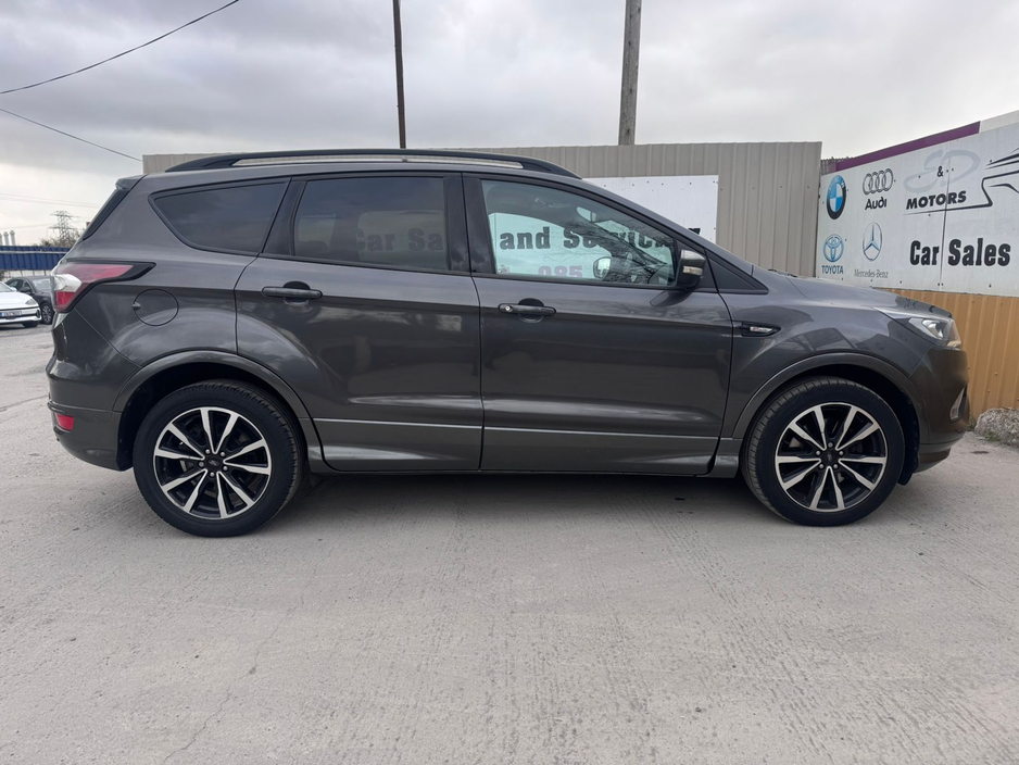2018 Ford Kuga - image 10
