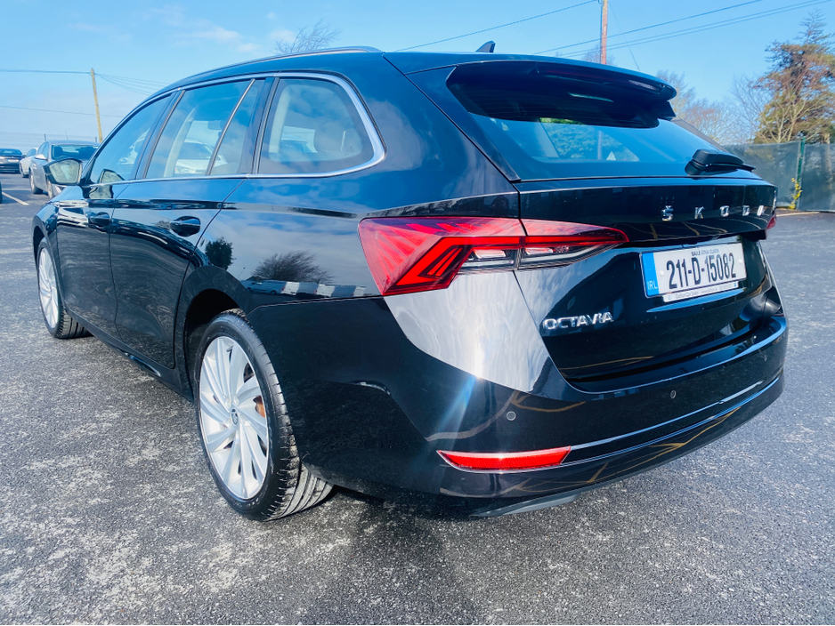 2021 Skoda Octavia - image 9