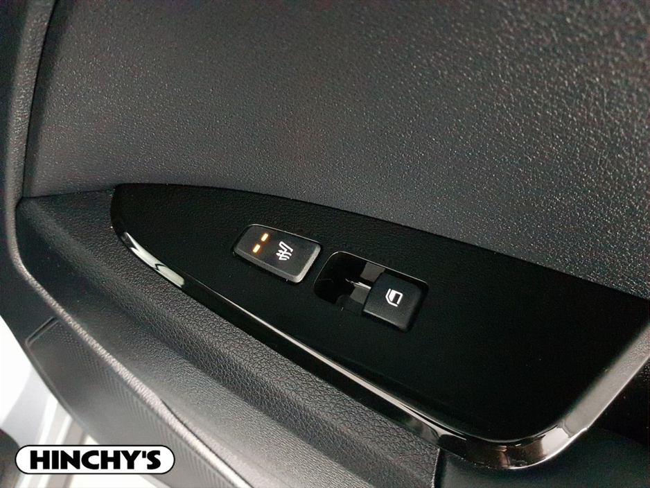 2025 Kia Sportage - image 28