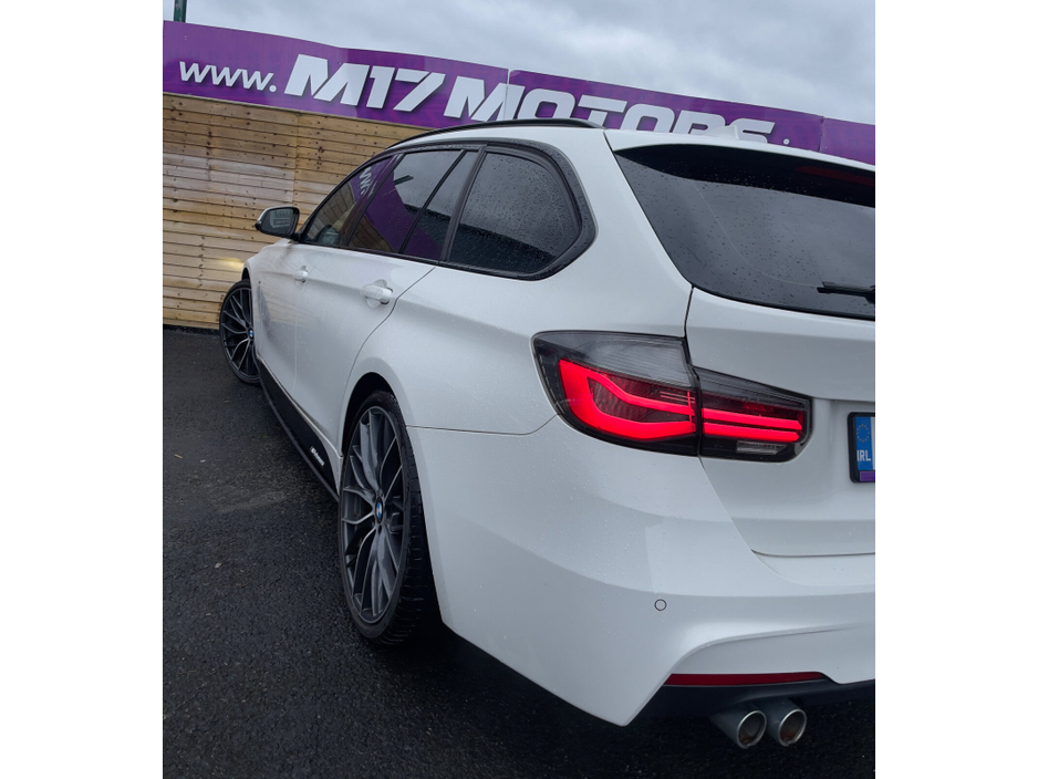 2016 BMW 3 Series - image 9