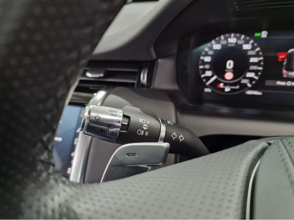 2021 Land Rover Discovery Sport P300E R-DYNAMIC HSE (PAN ROOF) AWD AUTOMATIC **TOP SPEC / APPLE CARPLAY / BLIND SPOT ASSIST / CRUISE CONTROL / ELECTRIC BOOTLID / FULL LEATHER / HEATED SEATS / MERIDIAN SOUND / 360 DEGREE CAMERA** €36,900