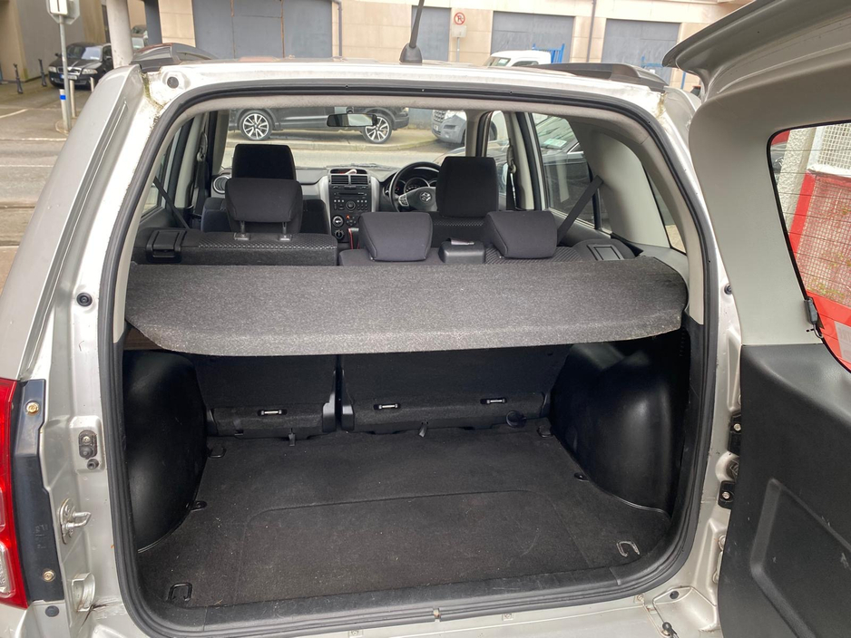 2008 Suzuki Grand Vitara - image 3