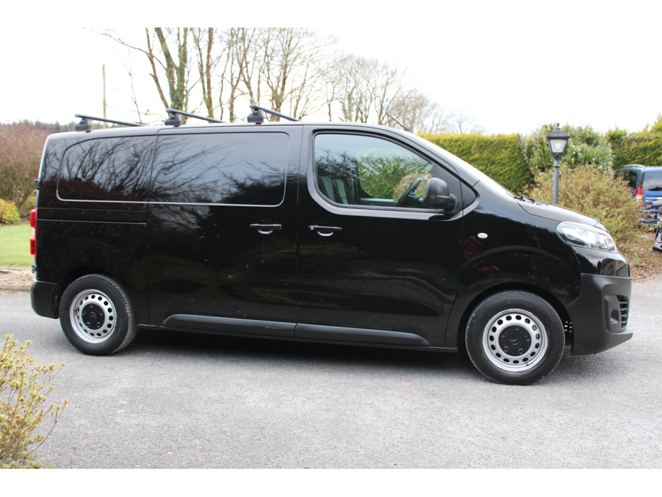 2019 Citroen Dispatch - image 3