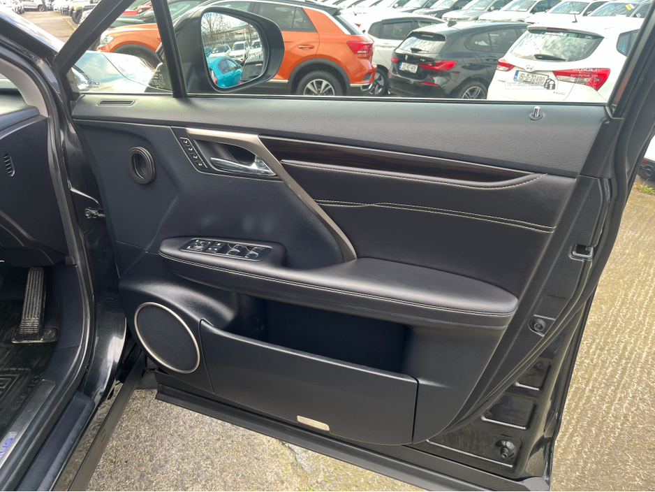 2016 Lexus RX 450 h - image 15