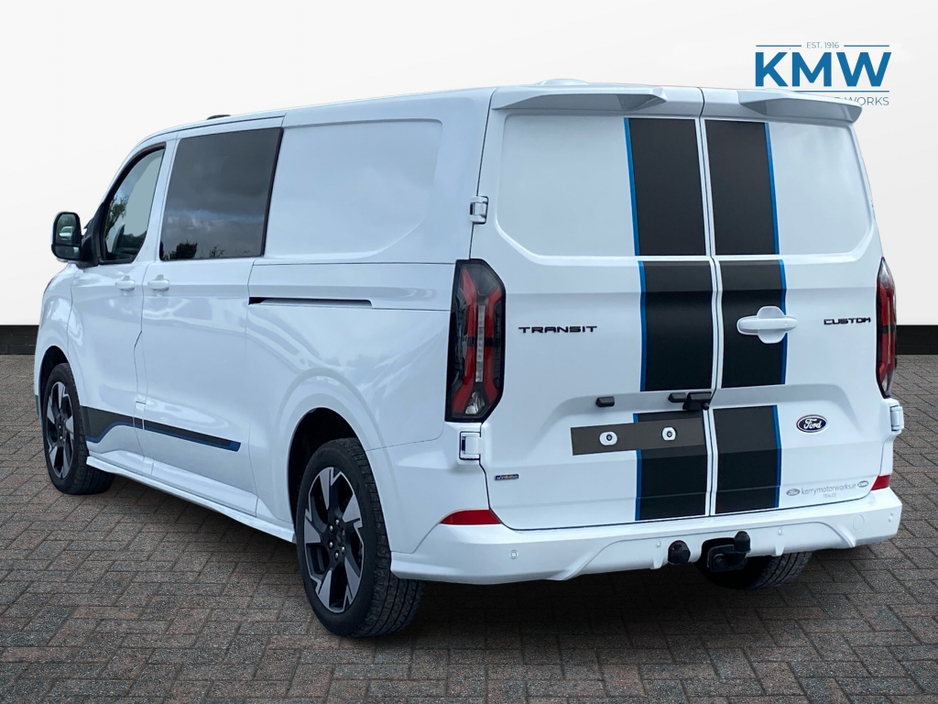 2026 Ford Transit Custom - image 5
