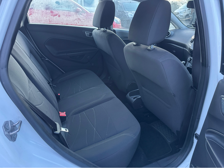 2013 Ford Fiesta 1.25 STYLE 60BHP 5DR ARGENTO €5,999