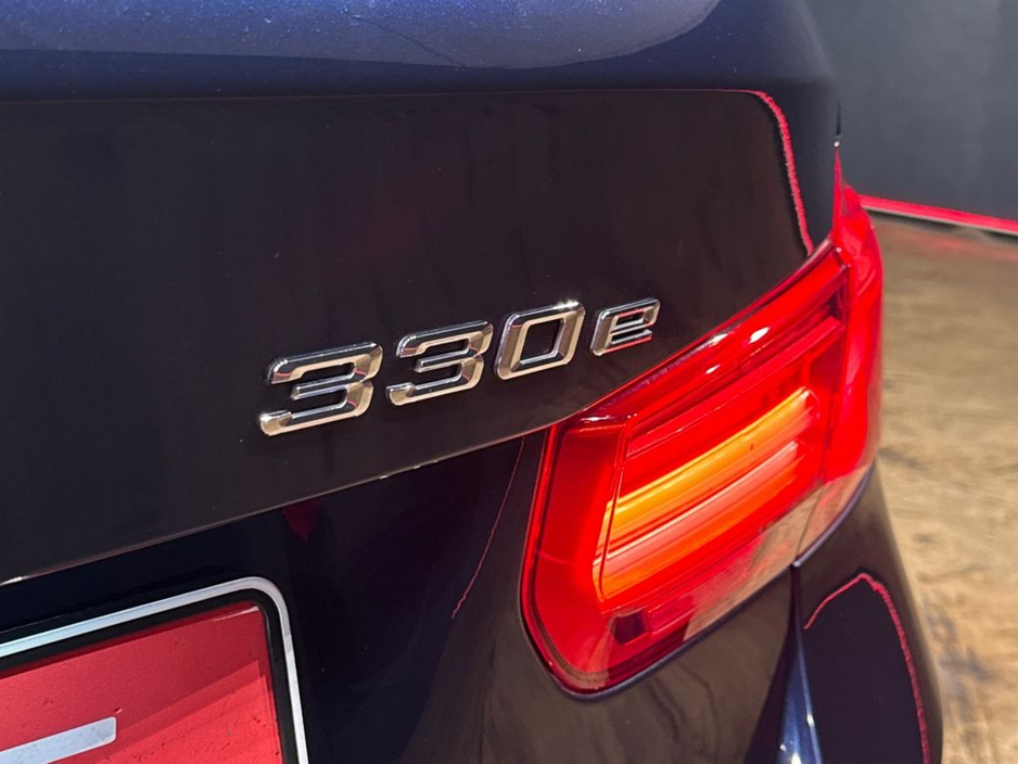 2016 BMW 3 Series 2.0L AUTOMATIC HYBRID - E LUXURY - FULL BLACK LEATHER - FACTORY ALLOYS - REAR CAMERA - HEATED SEATS - MULTI FUNCTION STEERING WHEEL €19,950