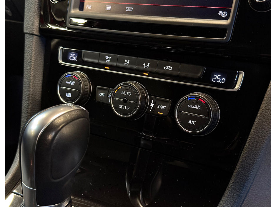 2015 Volkswagen Golf 1.4 TSI 5DR 150HP Highline €15,900