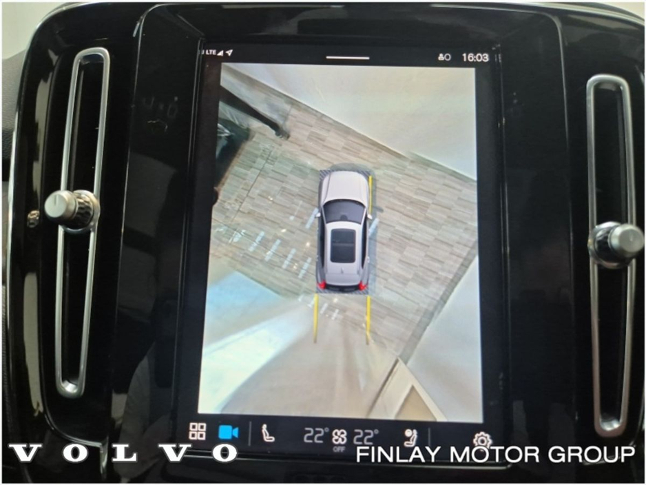 2023 Volvo XC40 - image 21