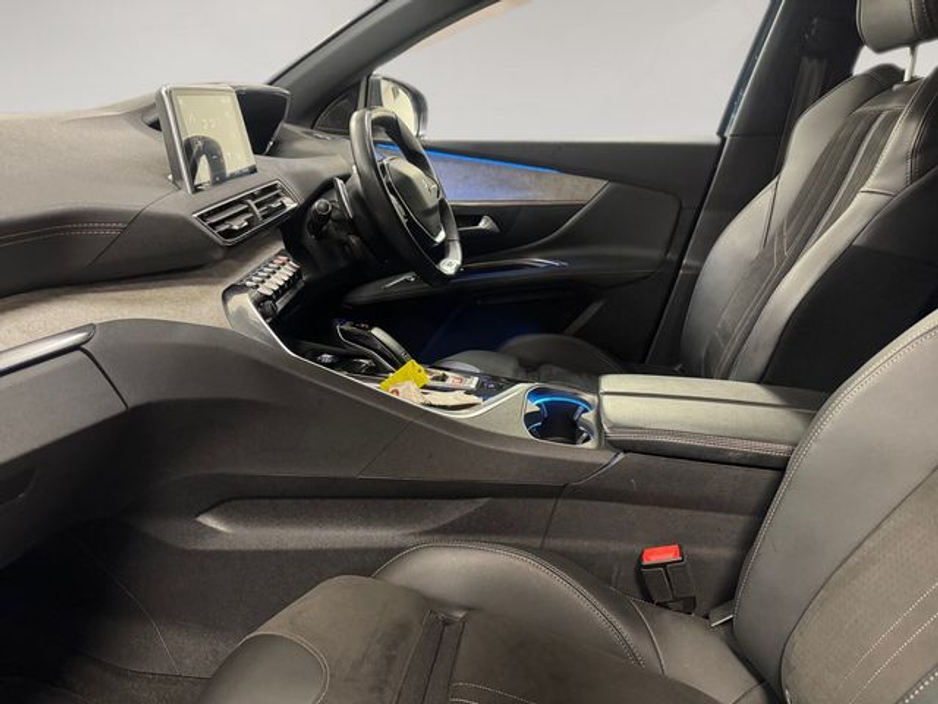 2021 Peugeot 3008 - image 17