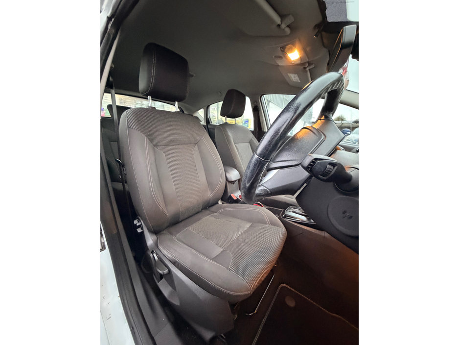 2016 Ford Fiesta ABA-WF0SFJ 5DR AUTO €10,950