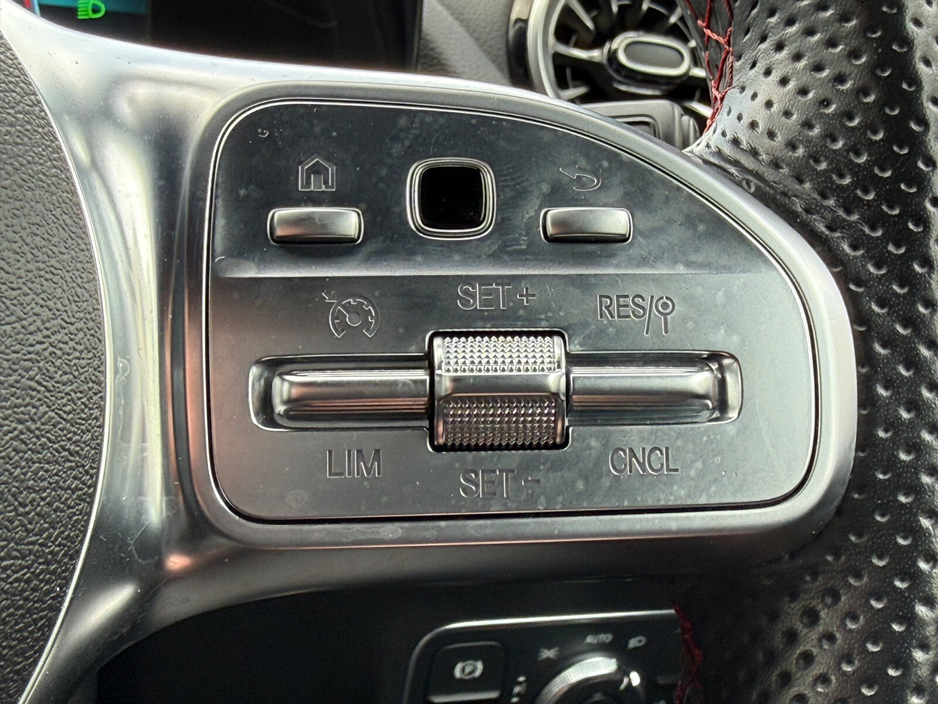 2021 Mercedes-Benz GLA Class - image 22