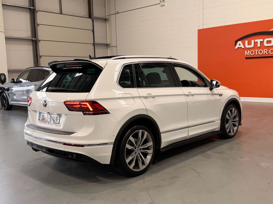 2020 Volkswagen Tiguan - image 24