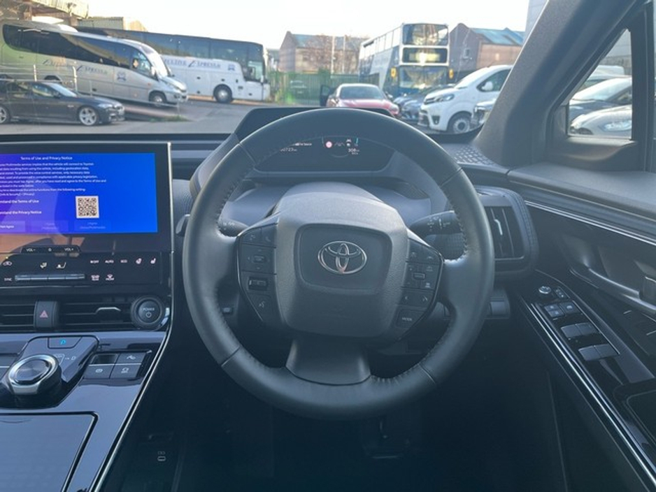 2024 Toyota bZ4X - image 9