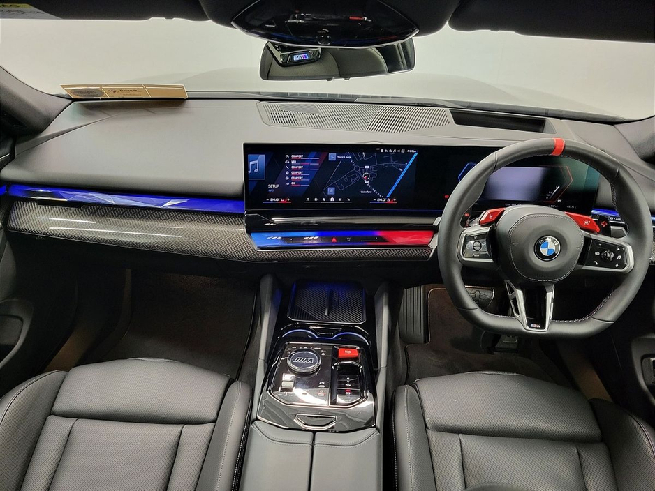 2025 BMW M5 - image 4