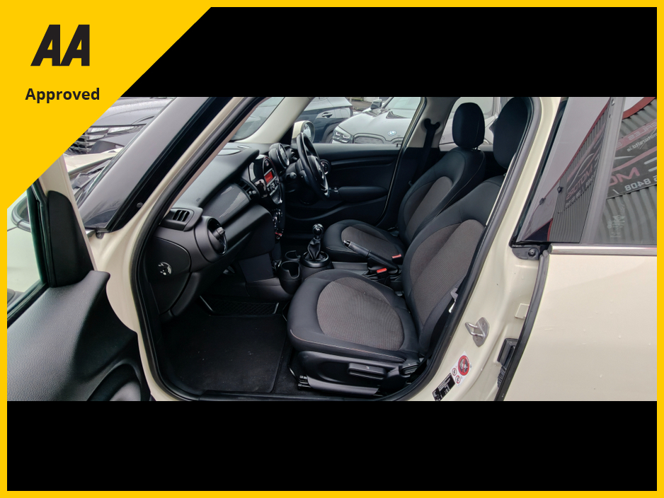 2016 MINI Hatch 2016 1.5 Petrol 5DR COOPER €10,950
