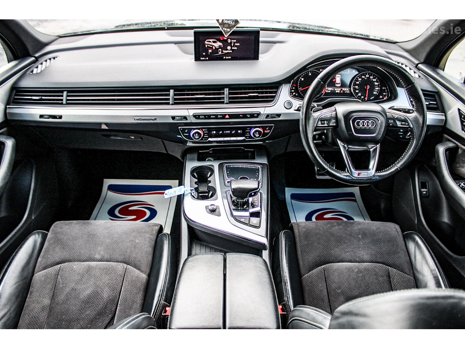 2017 Audi Q7  €37,995