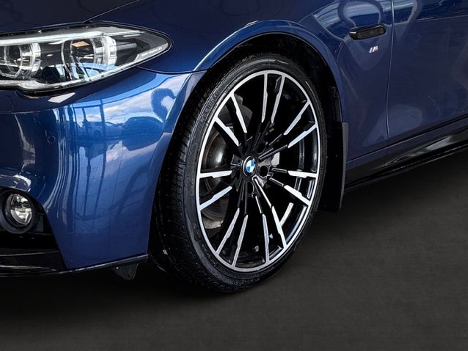 2016 BMW 5 Series - image 10