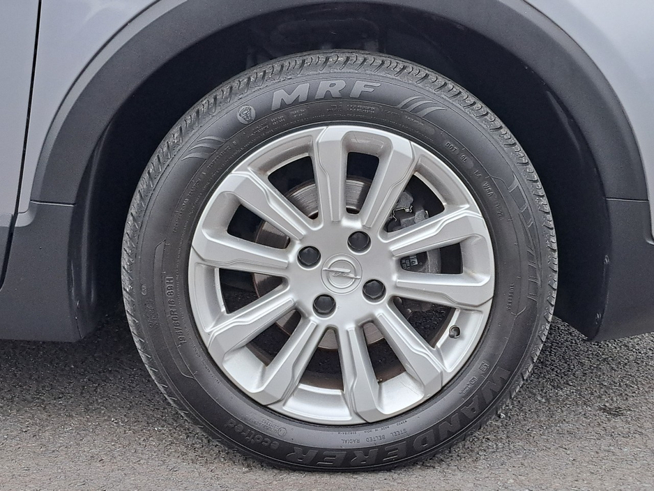 2022 Opel Crossland - image 12