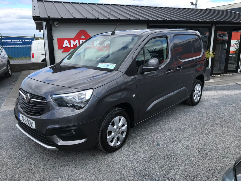 2019 Vauxhall Combo - image 18