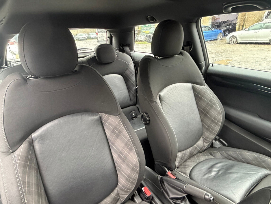 2017 MINI Hatch - image 16