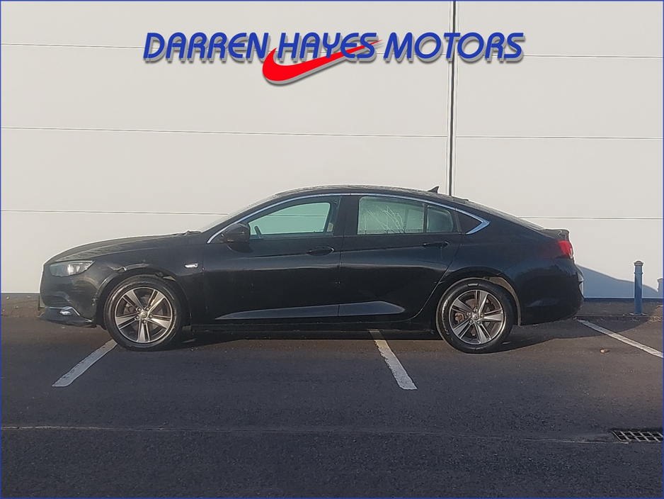 2021 Opel Insignia - image 4