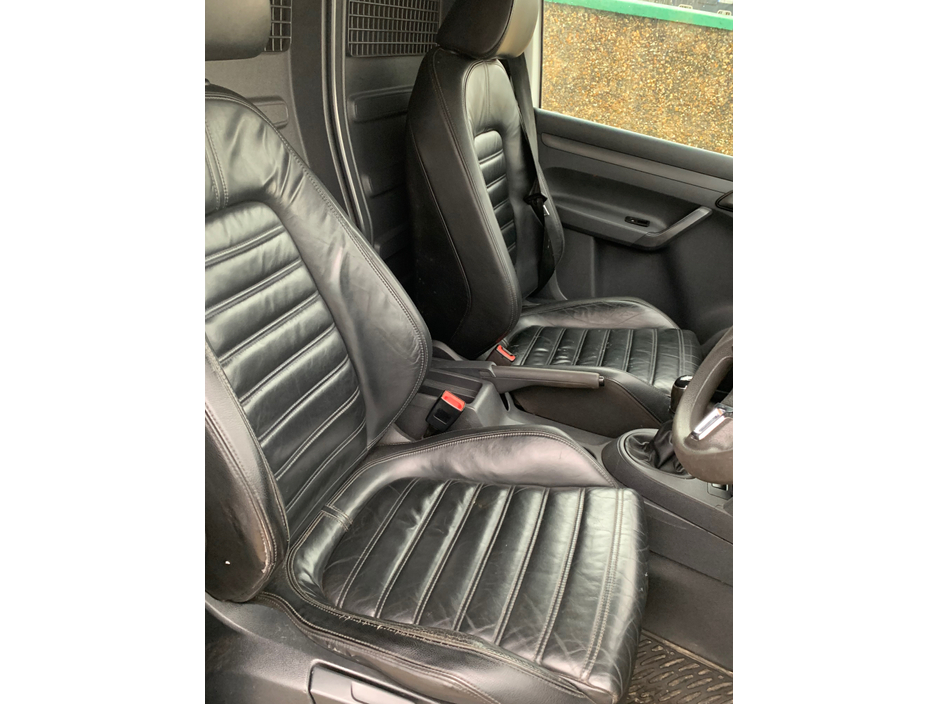 2014 Volkswagen Caddy - image 8