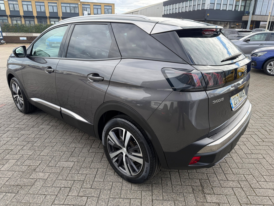 2023 Peugeot 3008 - image 6