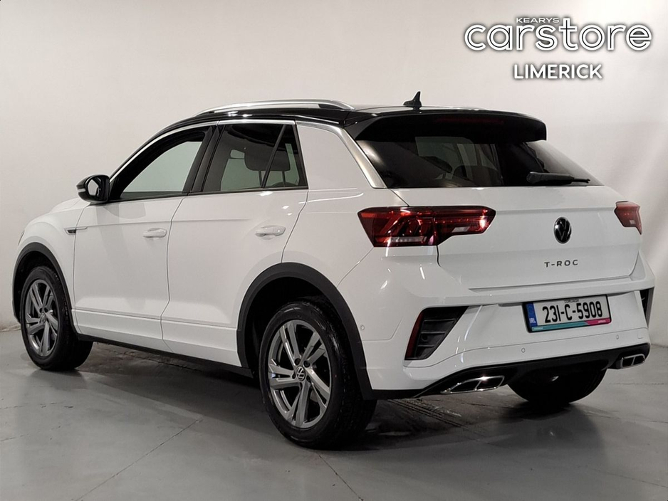 2023 Volkswagen T-Roc - image 5
