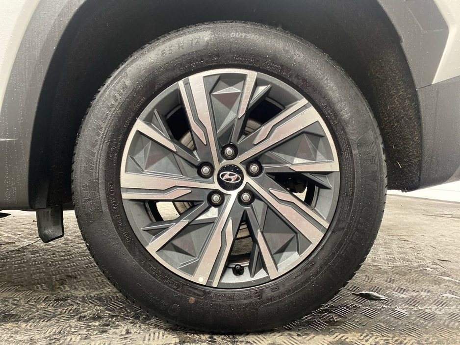 2021 Hyundai Tucson - image 5