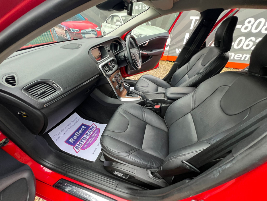 2019 Volvo V40 ==STUNNING VOLVO V40//AUTO//HUGE SPEC//FULL LEATHER// €17,500