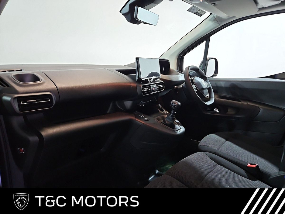 2026 Peugeot Partner - image 3