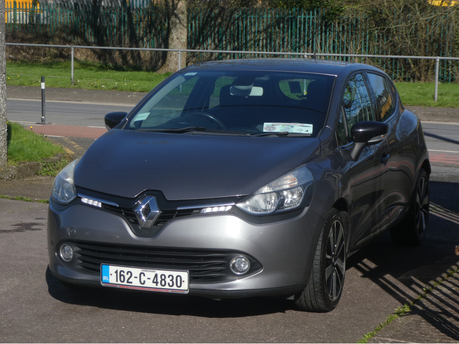 2016 Renault Clio - image 3