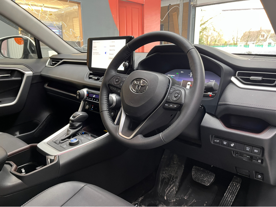 2025 Toyota Rav4 - image 10