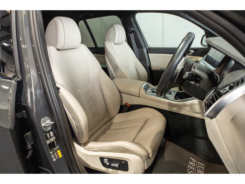 2022 BMW X5 xDrive45e M Sport €64,950