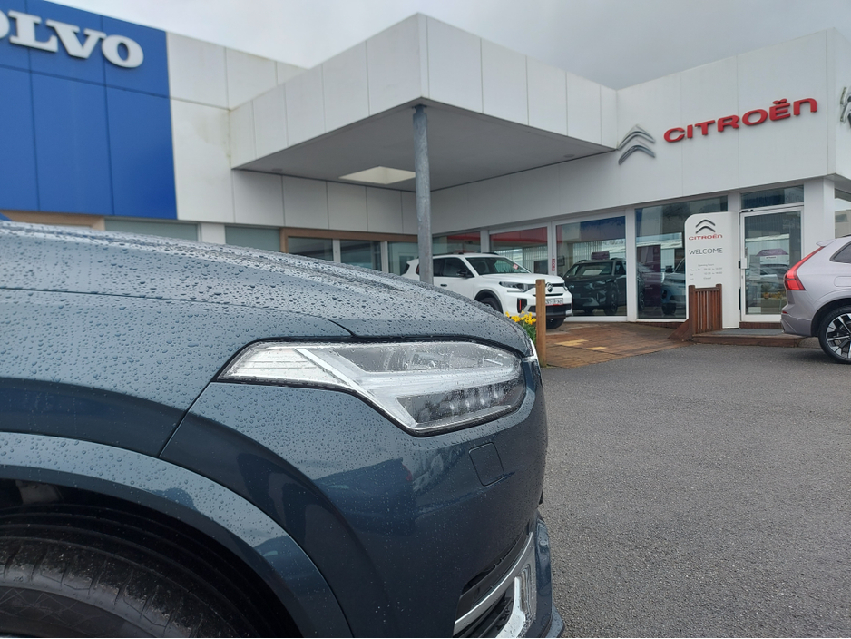 2023 Volvo XC90 - image 9