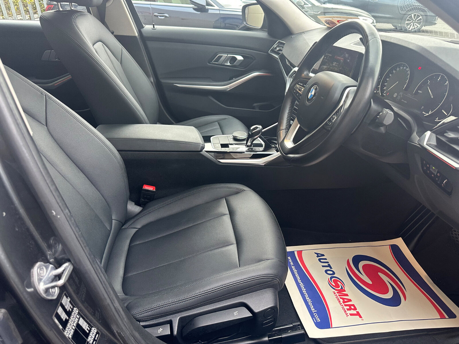2019 BMW 3 Series - image 7
