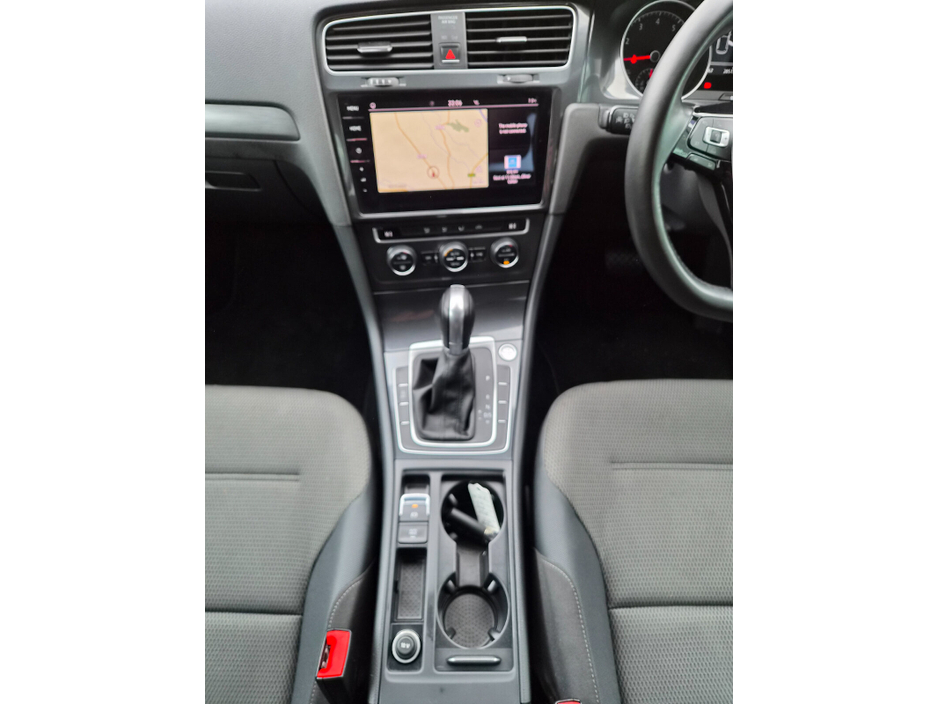 2018 Volkswagen Golf - image 13