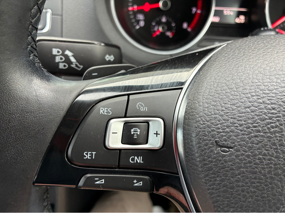 2014 Volkswagen Polo - image 20