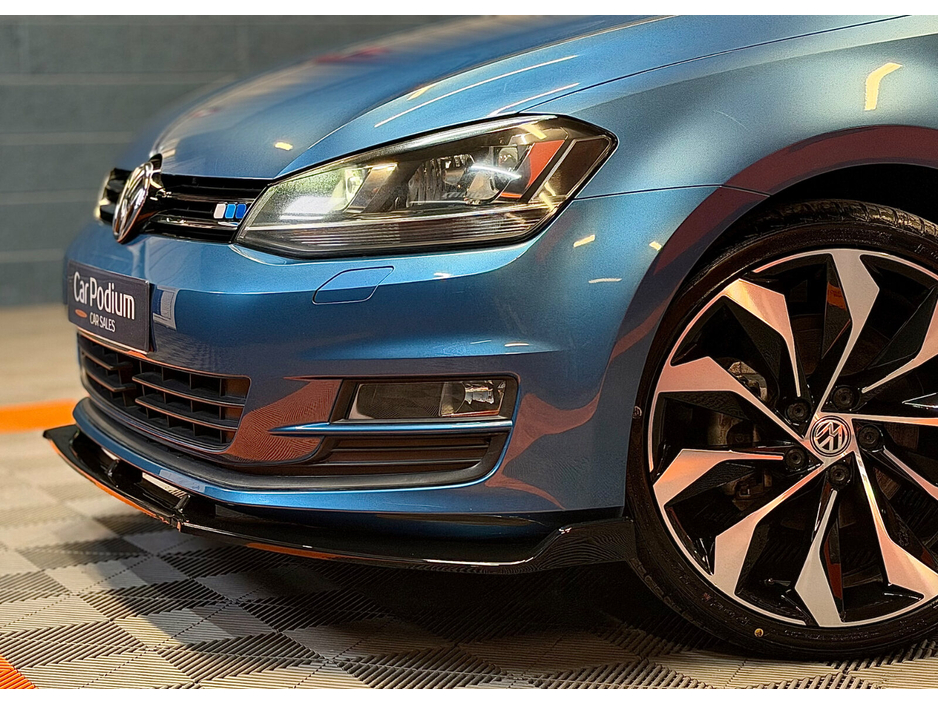 2014 Volkswagen Golf - image 10